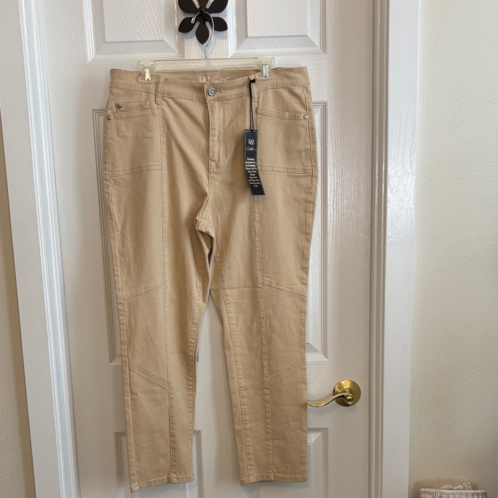 DG2 by Diane Gilman High Rise Tan Jeans Leg Details NWT S size 14